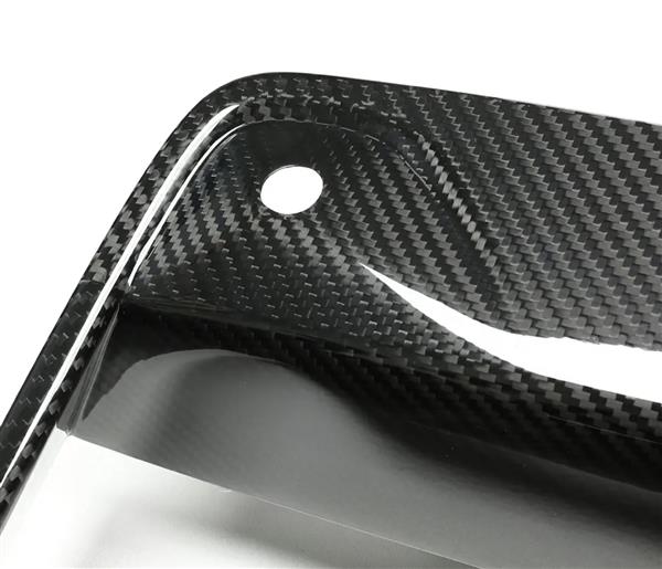 Grote foto dit betreft een set bmw f90 m5 lci carbon voorbumper lucht happen cover canard auto onderdelen tuning en styling