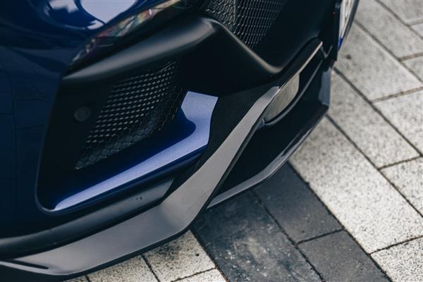 Grote foto dit betreft een ferrari purosangue carbon voorlip splitter auto onderdelen tuning en styling