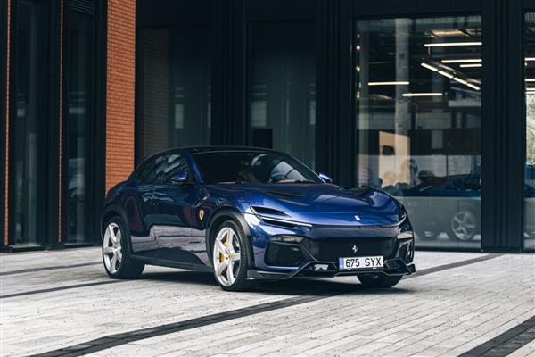 Grote foto dit betreft een ferrari purosangue carbon voorlip splitter auto onderdelen tuning en styling