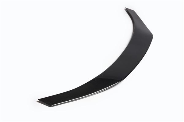 Grote foto dit betreft een ferrari purosangue carbon kofferbak middel lip spoiler auto onderdelen tuning en styling