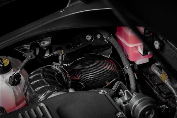 Grote foto dit betreft een eventuri lotus emira v6 koolstofluchtfiltersysteem auto onderdelen tuning en styling