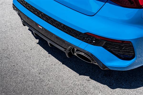 Grote foto dit betreft een carbon akrapovic diffuser audi rs3 8y sedan auto onderdelen tuning en styling