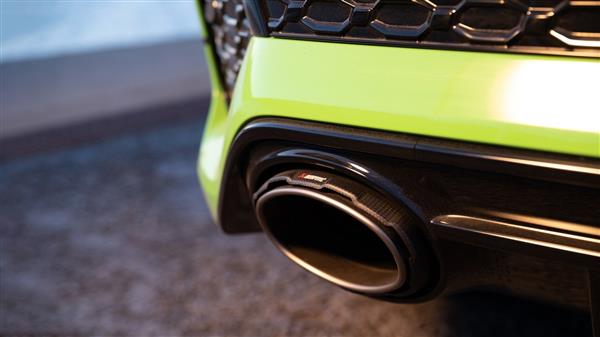 Grote foto audi rs3 sedan 8y akrapovic uitlaatsysteem auto onderdelen tuning en styling