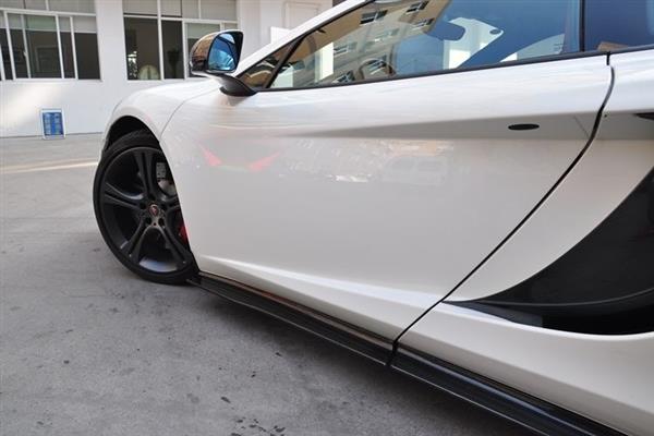 Grote foto mclaren mp4 12c carbon side skirt extensions auto onderdelen tuning en styling