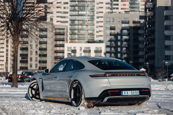 Grote foto porsche taycan carbon kofferbak spoiler lip auto onderdelen tuning en styling