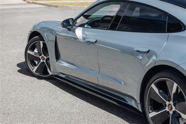 Grote foto porsche taycan turbo s carbon side skirt extensions auto onderdelen tuning en styling