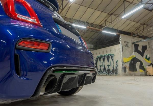Grote foto fiat abarth 595 carbon fiber diffusor auto onderdelen tuning en styling
