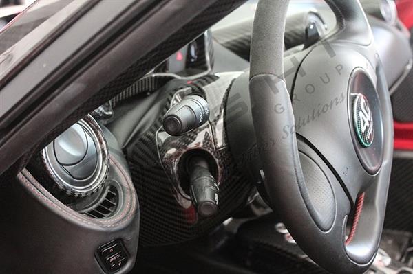 Grote foto alfa romeo 4c carbon fiber stuur bovenkap cover auto onderdelen tuning en styling