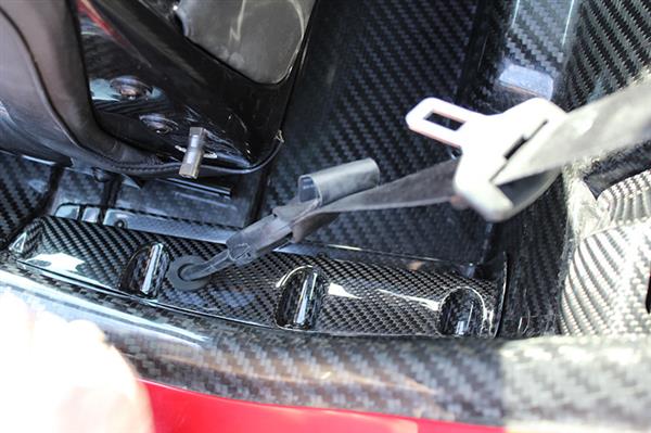 Grote foto alfa romeo 4c carbon fiber veiligheidsriem cover auto onderdelen tuning en styling