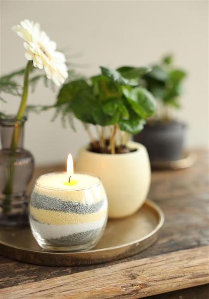 Grote foto burning candle kaarsenzand pearl sand 400g wit incl 4 lonten 50 branduren verzamelen overige verzamelingen