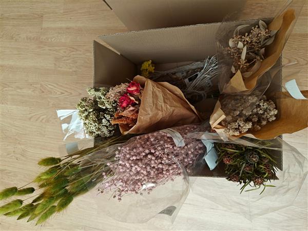 Grote foto mysterybox vol met droogbloemen verrassingsdoos met droogbloemen natuurlijke materialen voor bloems verzamelen overige verzamelingen