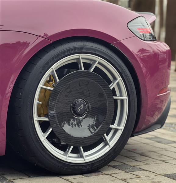 Grote foto dit betreft een set porsche 718 cayman gt4rs spyder rs carbon aero velg disc auto onderdelen tuning en styling
