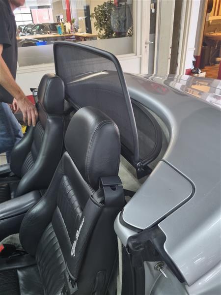 Grote foto windscherm alfa romeo spider 916 rood auto onderdelen overige auto onderdelen