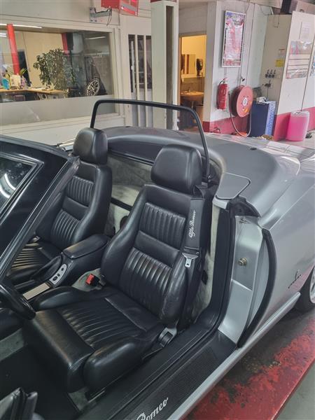Grote foto windscherm alfa romeo spider 916 rood auto onderdelen overige auto onderdelen