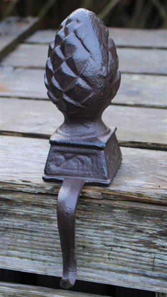 Grote foto stocking hanger dennenappel met haak kasthaak gietijzer xm44 diversen overige diversen