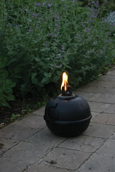 Grote foto tuimeltoorts olielamp oliebol zwart l ff8z tuin en terras tuindecoratie