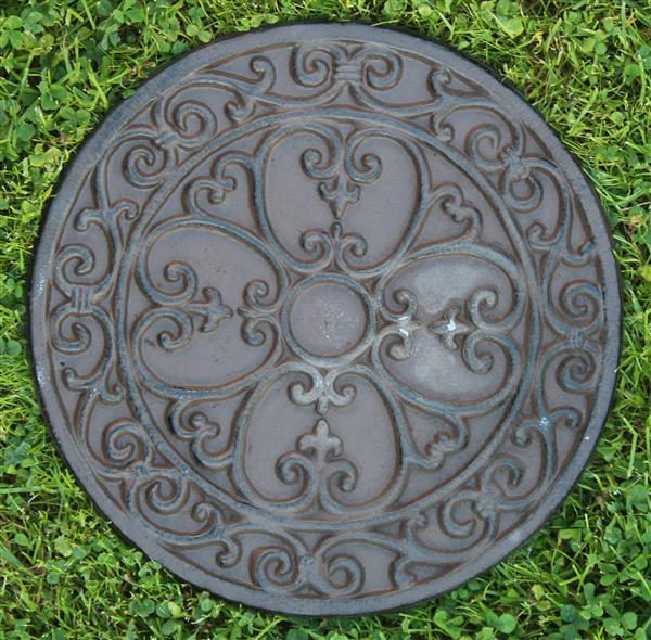 Grote foto staptegel rond 30 cm. klassiek gietijzer ss8 tuin en terras tuindecoratie