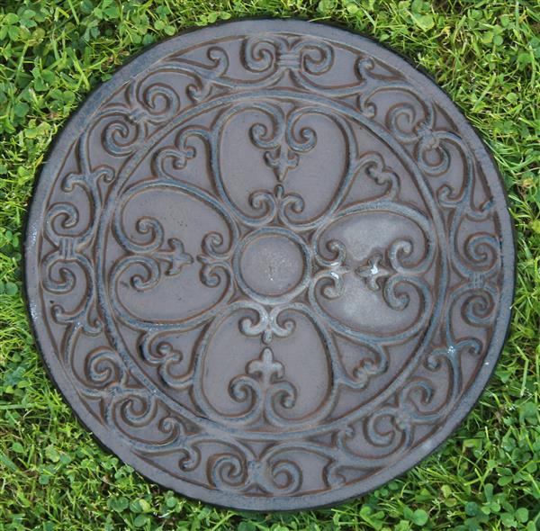 Grote foto staptegel rond 30 cm. klassiek gietijzer ss8 tuin en terras tuindecoratie