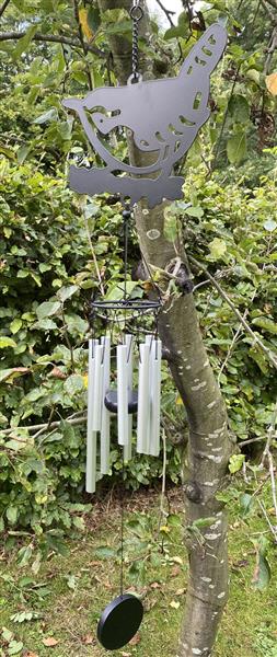 Grote foto windgong windorgel winterkoning zwart metaal wv22c tuin en terras tuindecoratie