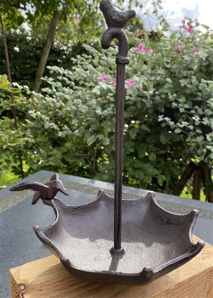 Grote foto vogelschaal vogelbad paraplu met vogel hangendgietijzer vb107 verzamelen overige verzamelingen