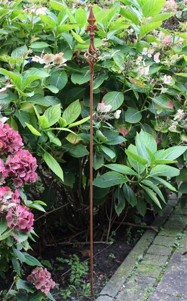 Grote foto plantensteun met sierknop 114 5 cm. roestig metaal ps212 tuin en terras overige tuin en terras