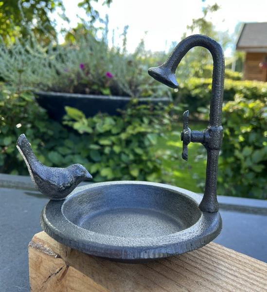 Grote foto vogelschaal vogelbad met vogel en douche gietijzer vb182 tuin en terras tuindecoratie