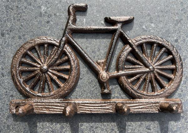 Grote foto kapstokhaak fiets op boomstam met 4 haken gietijzer kh1759 huis en inrichting woningdecoratie