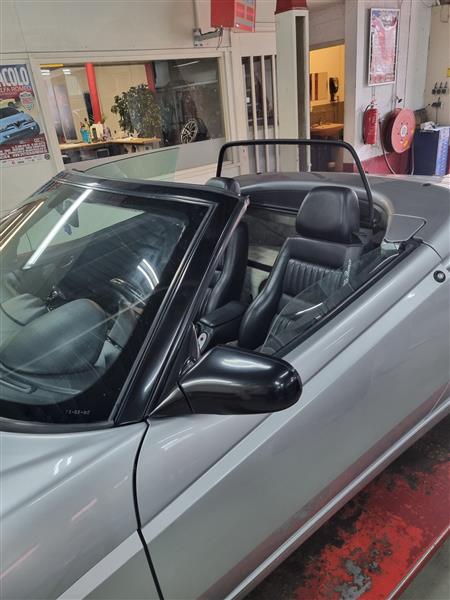 Grote foto windscherm alfa romeo spider 916 beige auto onderdelen overige auto onderdelen