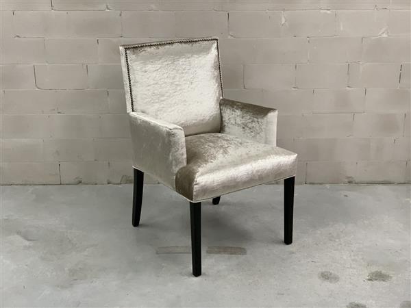 Grote foto velours stoel met nagels huis en inrichting stoelen