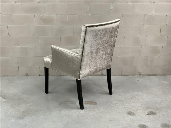 Grote foto velours stoel met nagels huis en inrichting stoelen