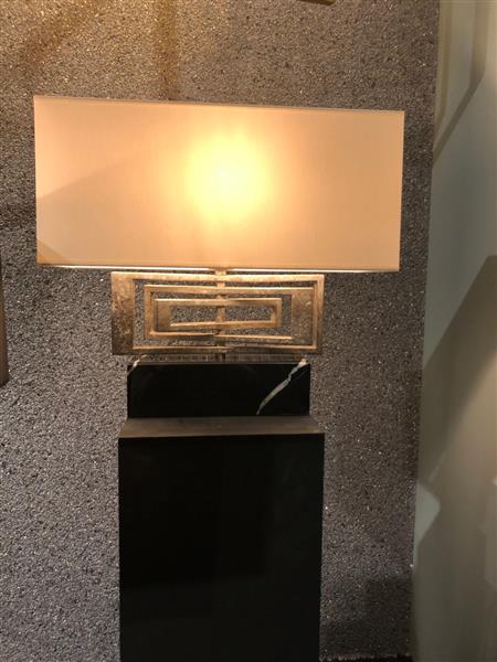 Grote foto moderne tafellamp matt brass zwart huis en inrichting woningdecoratie