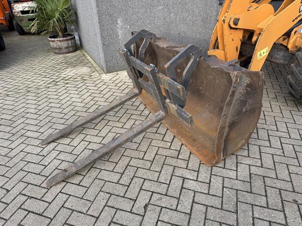 Grote foto case 21f shovel compact wheel loader 2016 bucket forks 3970hours agrarisch shovels