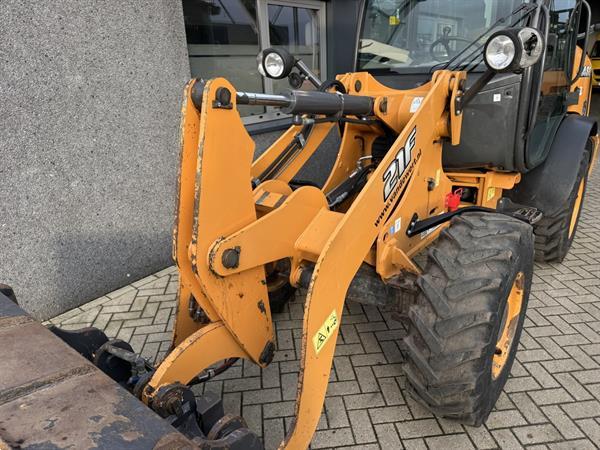 Grote foto case 21f shovel compact wheel loader 2016 bucket forks 3970hours agrarisch shovels
