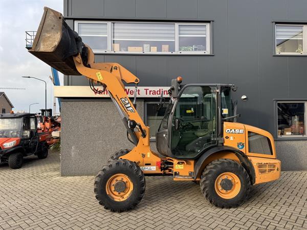 Grote foto case 21f shovel compact wheel loader 2016 bucket forks 3970hours agrarisch shovels