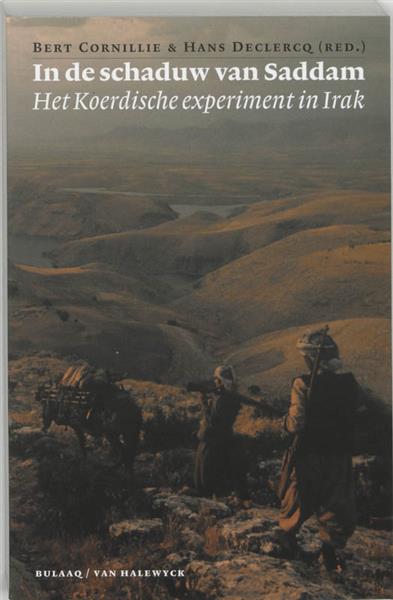 Grote foto in de schaduw van saddam boeken overige boeken