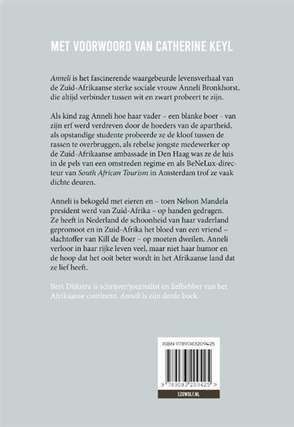 Grote foto anneli tussen zwart en wit boeken overige boeken