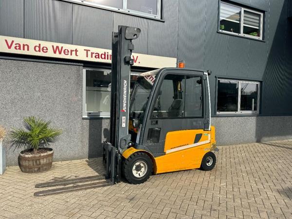 Grote foto jungheinrich efg430k heftruck triplo 650 freelift sideshift 4e functie elektrisch accu 2016 agrarisch heftrucks