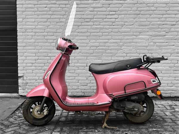 Grote foto kappenset mat metallic roze rso sense vx50 s riva s vespa look s motoren overige accessoires