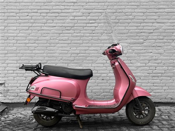 Grote foto kappenset mat metallic roze rso sense vx50 s riva s vespa look s motoren overige accessoires