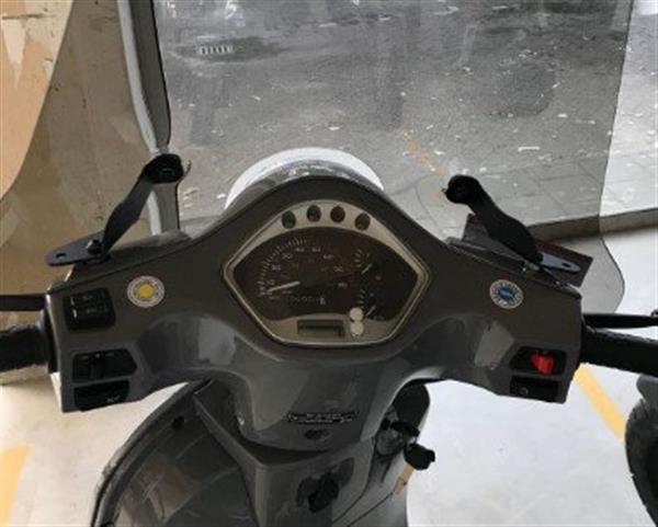 Grote foto windscherm smoke ronde koplamp rso sense riva vx50 vespelini vespa look motoren overige accessoires