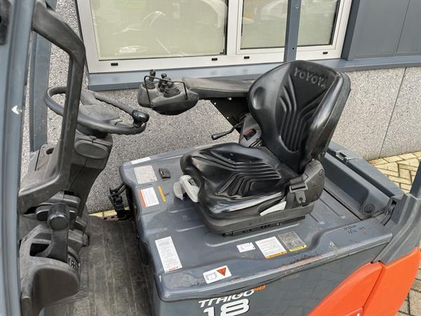 Grote foto heftruck toyota 8fbet18 triplo 500 freelift sideshift elektrisch 2013 agrarisch heftrucks