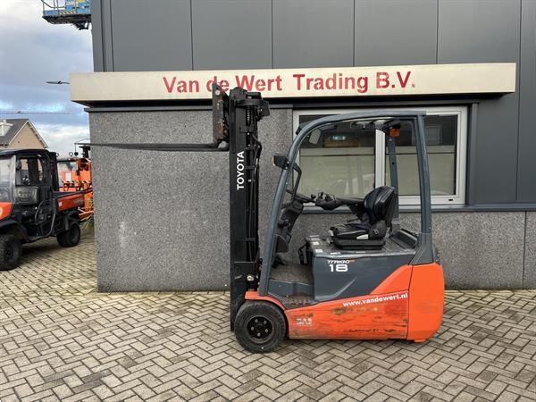 Grote foto heftruck toyota 8fbet18 triplo 500 freelift sideshift elektrisch 2013 agrarisch heftrucks