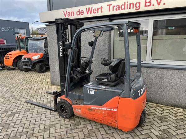 Grote foto heftruck toyota 8fbet18 triplo 500 freelift sideshift elektrisch 2013 agrarisch heftrucks
