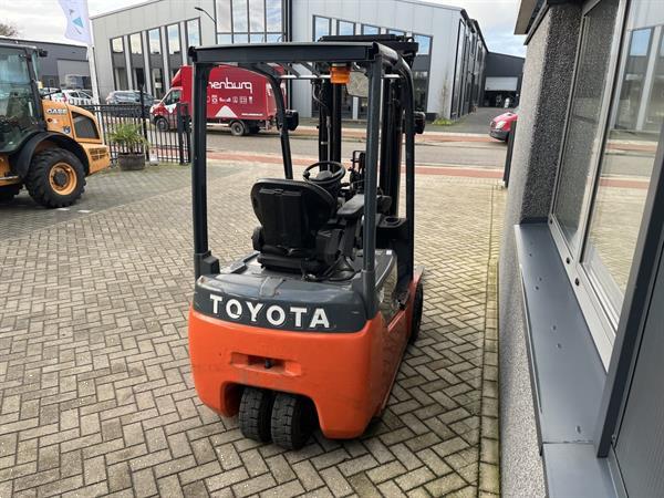 Grote foto heftruck toyota 8fbet18 triplo 500 freelift sideshift elektrisch 2013 agrarisch heftrucks