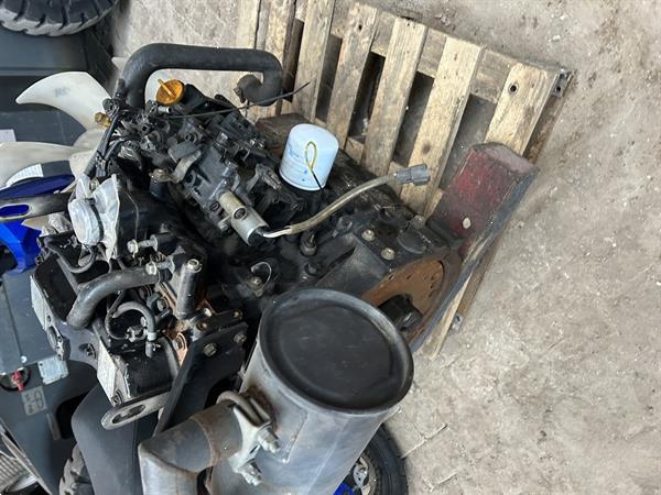 Grote foto moterblok en diverse kappen aichi sr12b hoogwerker doe het zelf en verbouw hoogwerkers