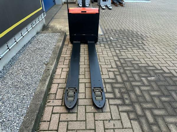 Grote foto vs 21942 elektrische palletwagen bt lepels 2000mm doe het zelf en verbouw hefwerktuigen
