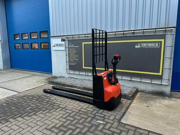 Grote foto vs 21942 elektrische palletwagen bt lepels 2000mm doe het zelf en verbouw hefwerktuigen