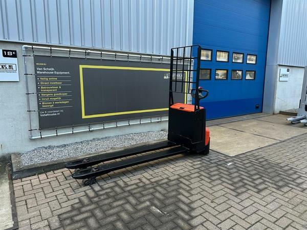 Grote foto vs 21942 elektrische palletwagen bt lepels 2000mm doe het zelf en verbouw hefwerktuigen