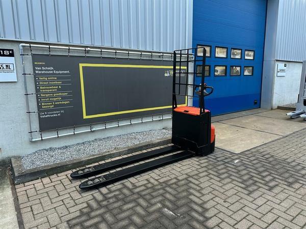 Grote foto vs 21942 elektrische palletwagen bt lepels 2000mm doe het zelf en verbouw hefwerktuigen