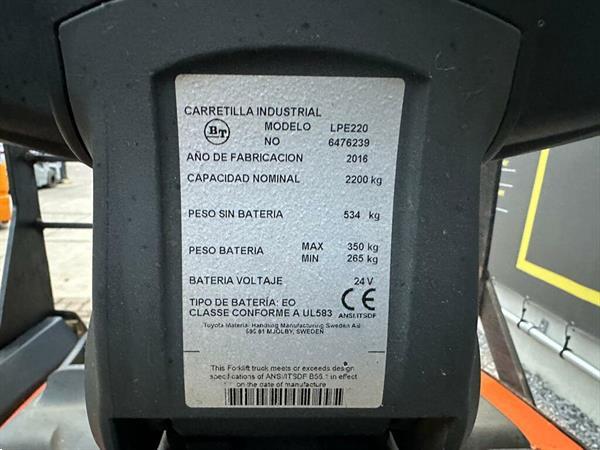 Grote foto vs 21944 elektrische meerijdpalletwagen bt lepels 2350mm doe het zelf en verbouw hefwerktuigen